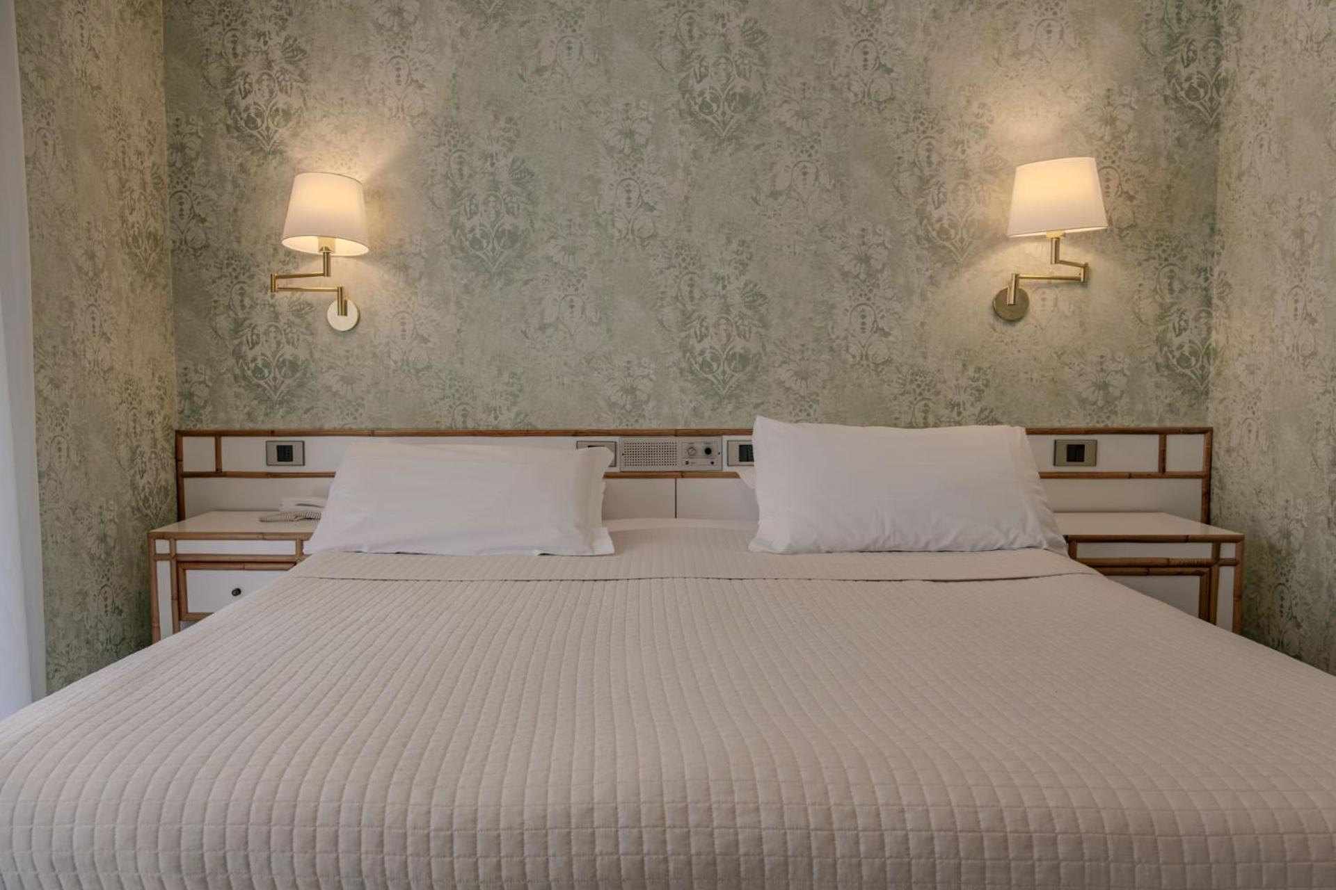 Hotel President - Vintage Hotel In Centro Риччоне Экстерьер фото