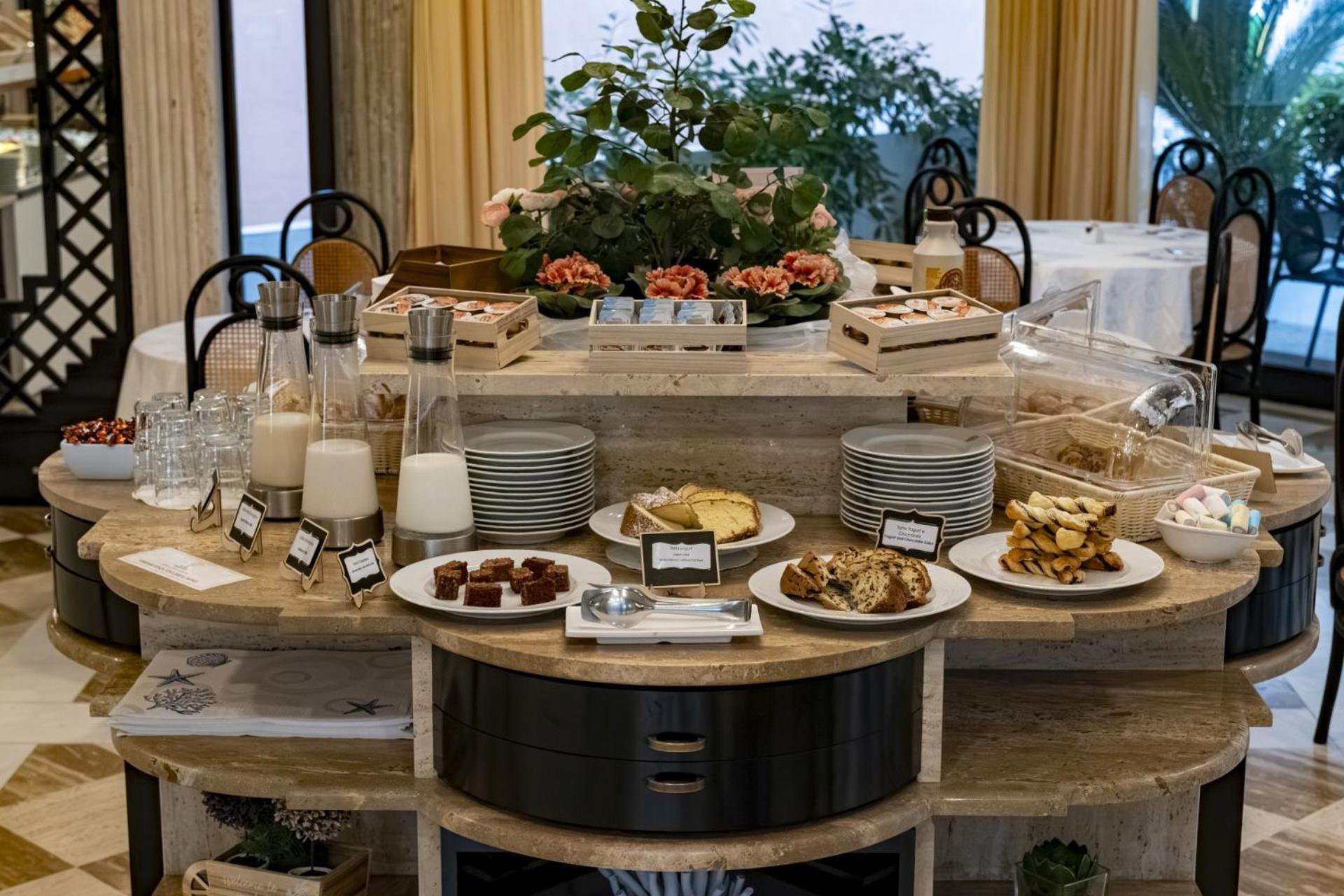 Hotel President - Vintage Hotel In Centro Риччоне Экстерьер фото