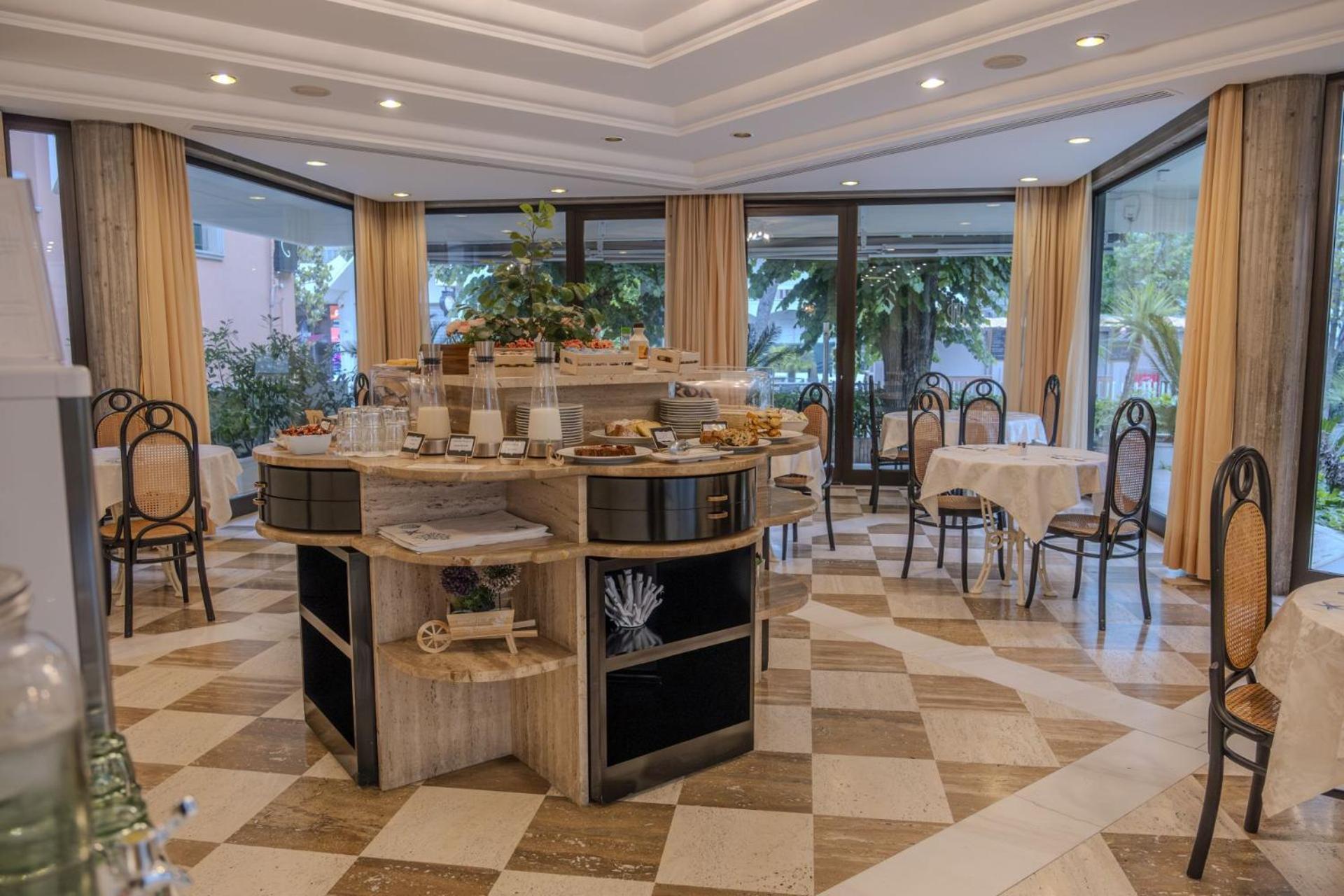 Hotel President - Vintage Hotel In Centro Риччоне Экстерьер фото