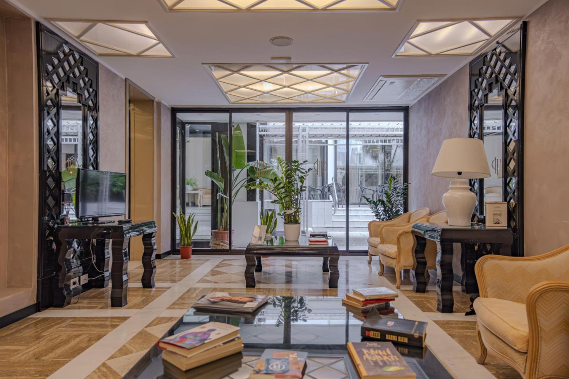 Hotel President - Vintage Hotel In Centro Риччоне Экстерьер фото