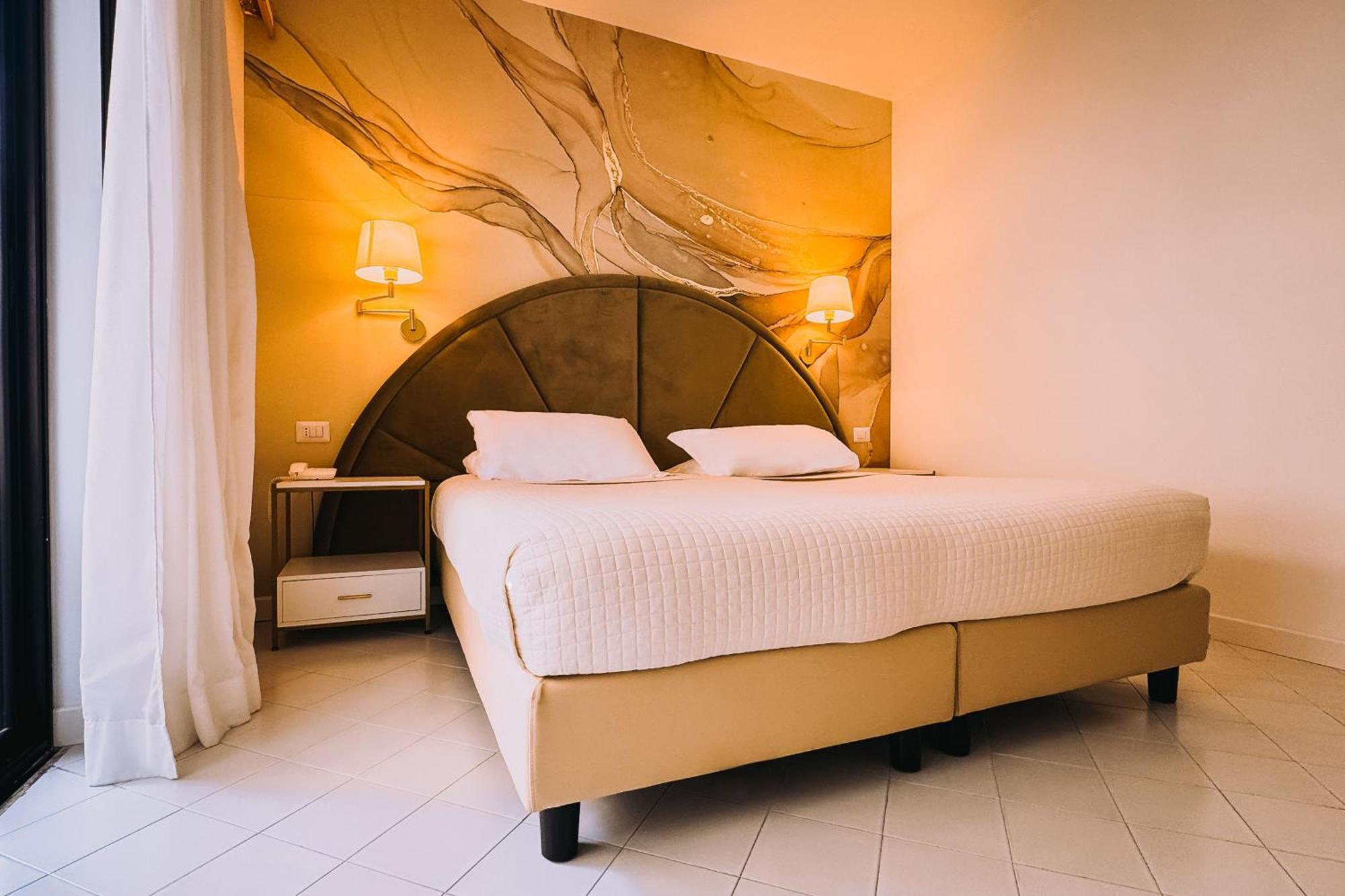 Hotel President - Vintage Hotel In Centro Риччоне Экстерьер фото