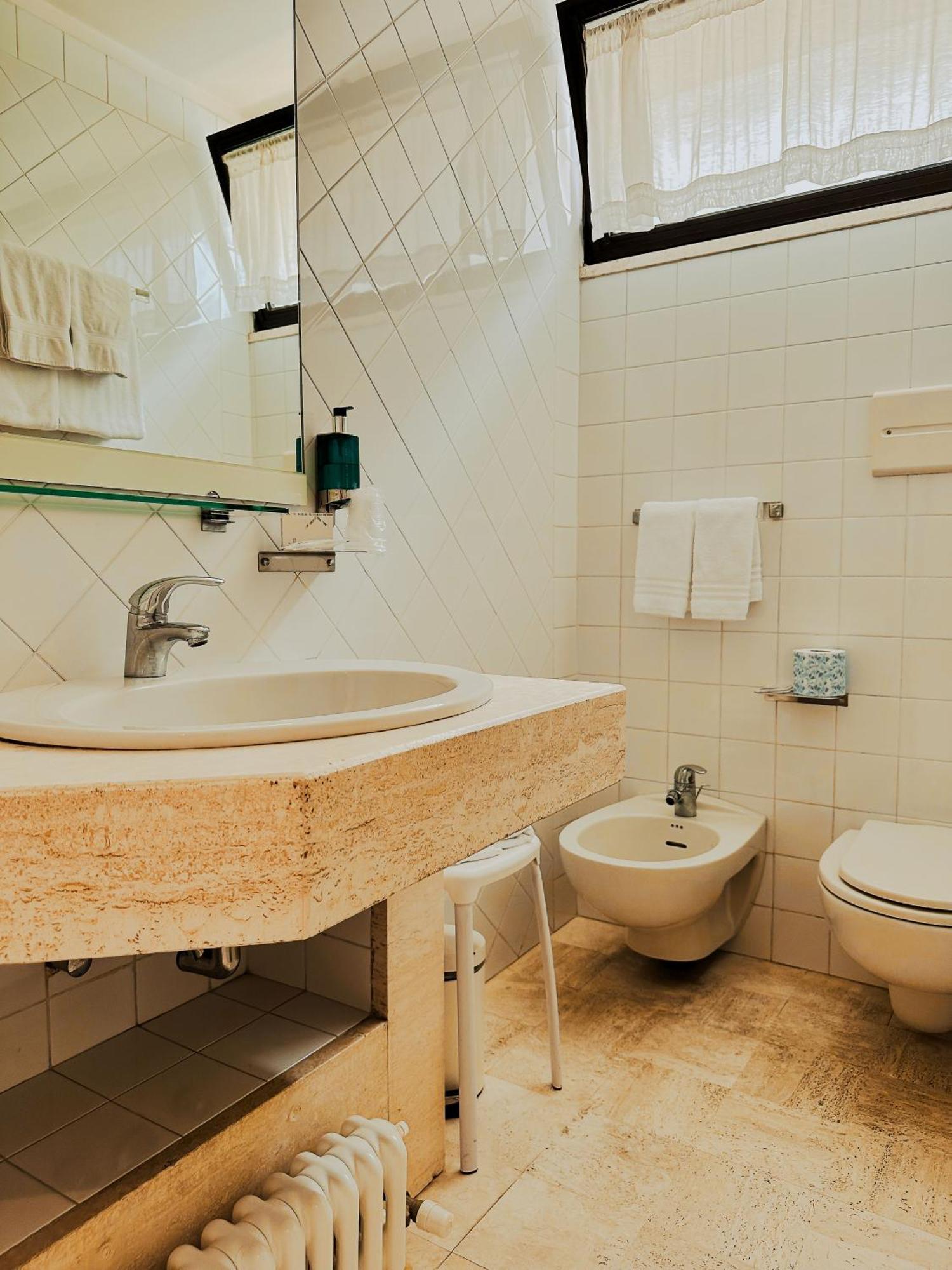 Hotel President - Vintage Hotel In Centro Риччоне Экстерьер фото